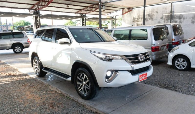 Toyota Fortuner lleno