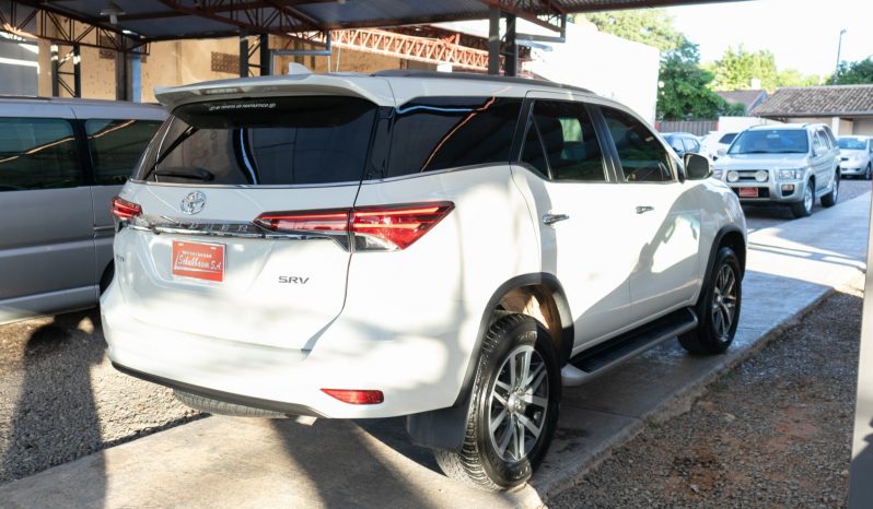 Toyota Fortuner lleno