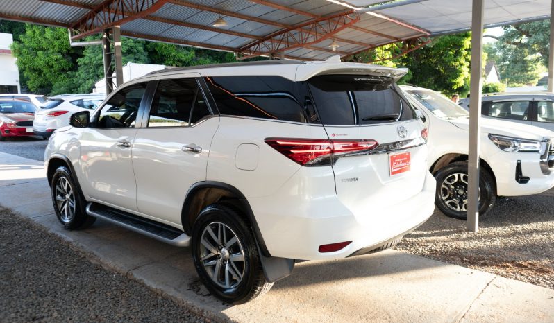 Toyota Fortuner lleno