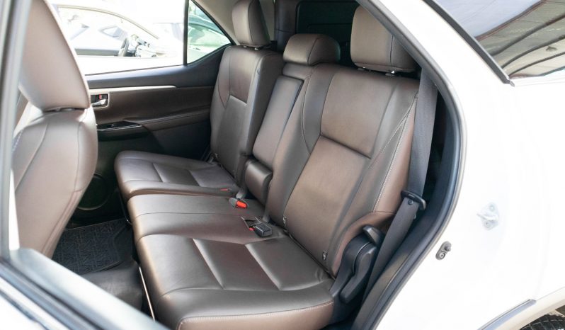 Toyota Fortuner lleno